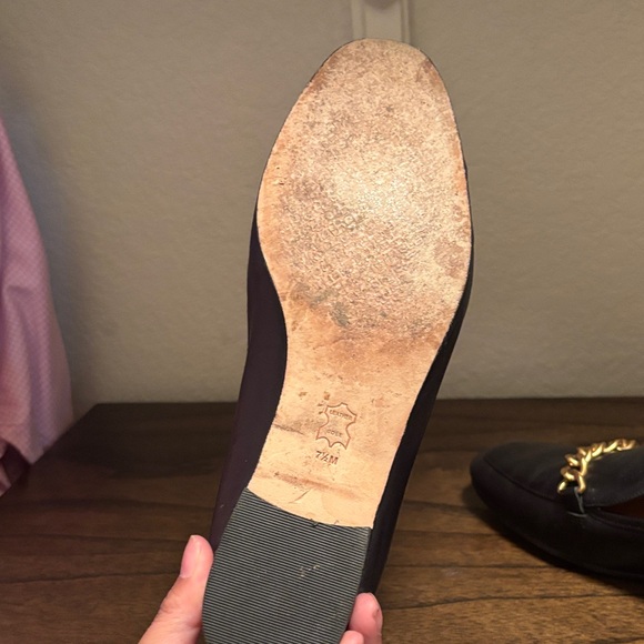 Tory Burch Black Leather Loafers with Gold Chain - Picture 5 of 15